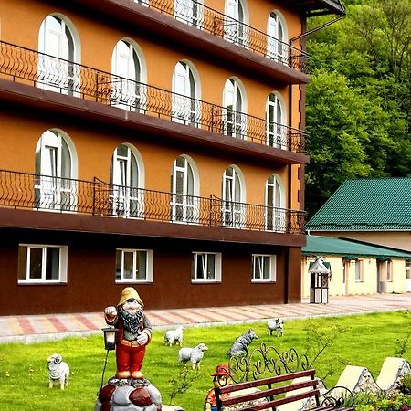 Perlyna Podillyа Hotel Сатанов Екстериор снимка