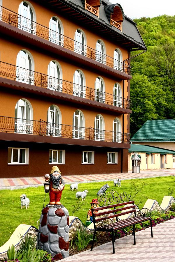 Perlyna Podillyа Hotel Сатанов Екстериор снимка