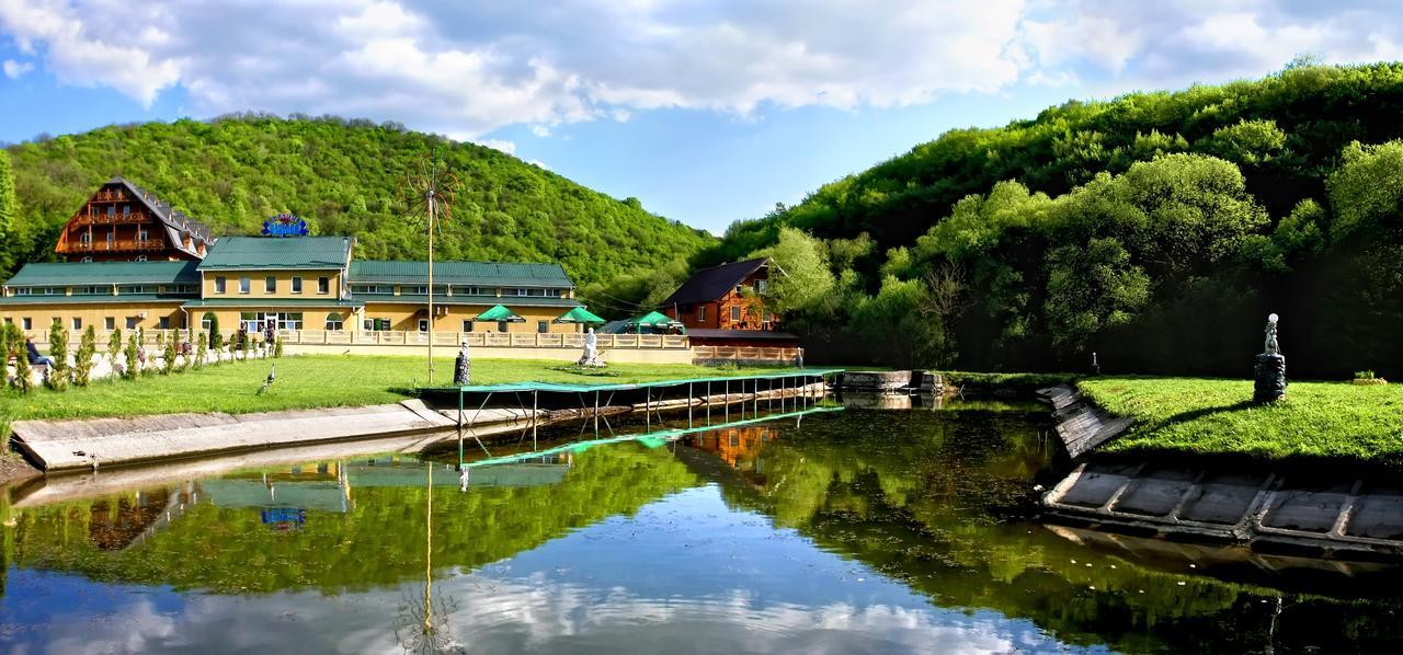 Perlyna Podillyа Hotel Сатанов Екстериор снимка