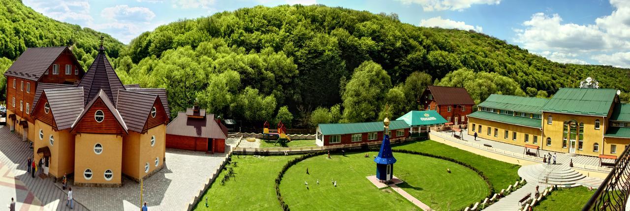 Perlyna Podillyа Hotel Сатанов Екстериор снимка