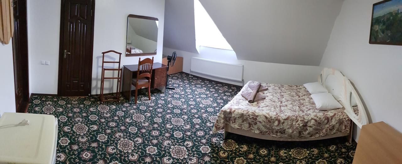 Perlyna Podillyа Hotel Сатанов Екстериор снимка